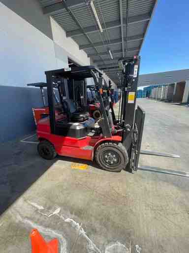 Used 2022 BIG JOE LPE-60_80V Forklift – Lithium Electric Pneumatic, 6000 lb Capacity, 90” Mast, 1313 Hours – $34250.00 – Phoenix - Thumbnail 3