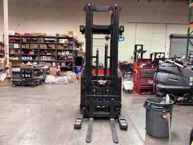 Used 2022 LINDE R17SX_5195 Forklift – Stand Up Reach, 3500 lb Capacity, 113” Mast, 2804 Hours – $49500.00 – Anaheim - Thumbnail 4