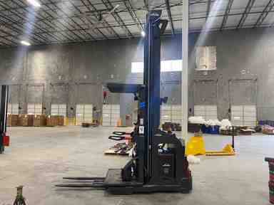 Used 2021 LINDE V15P_1355-WG Forklift – Electric Order Picker, 3000 lb Capacity, 155” Mast, 2317 Hours – $54500.00 – Anaheim - Thumbnail 3