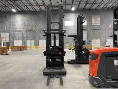 Used 2023 LINDE V15P_5215-WG Forklift – Electric Order Picker, 3000 lb Capacity, 155” Mast, 2893 Hours – $59500.00 – Anaheim - Thumbnail 1