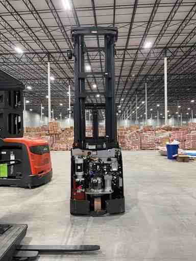 Used 2023 LINDE V15P_5215-WG Forklift – Electric Order Picker, 3000 lb Capacity, 155” Mast, 2893 Hours – $59500.00 – Anaheim - Thumbnail 2