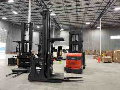 Used 2023 LINDE V15P_5215-WG Forklift – Electric Order Picker, 3000 lb Capacity, 155” Mast, 2893 Hours – $59500.00 – Anaheim - Thumbnail 4