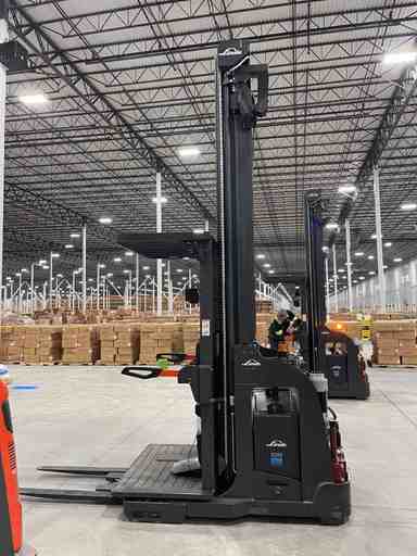 Used 2023 LINDE V15P_5215-WG Forklift – Electric Order Picker, 3000 lb Capacity, 155” Mast, 2893 Hours – $59500.00 – Anaheim - Thumbnail 3