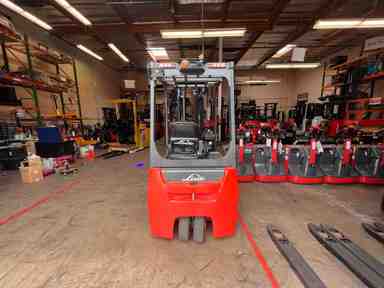 Used 2022 LINDE E20_346-20 Forklift – Electric Sit Down 3 Wheel, 4000 lb Capacity, 89” Mast, 494 Hours – $42500.00 – Hawaii, Waipahu - Thumbnail 4