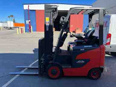 Used 2022 LINDE E25C_1347-FT Forklift – Electric Sit Down 4 Wheel, 5000 lb Capacity, 91” Mast, 927.8 Hours – $35400.00 – Anaheim - Thumbnail 4