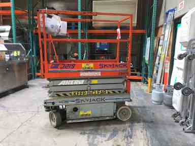 Used 2000 SKYJACK SJ-III-3219 Forklift – Scissor Lift, 500 lb Capacity, 84” Mast, 6048 Hours – $6800.00 – Hawaii, Waipahu - Thumbnail 3