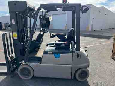 Used 2022 LINDE E204WC_346-20 Forklift – Electric Sit Down 4 Wheel, 4000 lb Capacity, 83” Mast, 2172 Hours – $27885.00 – Phoenix - Thumbnail 2