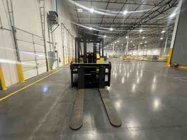 Used 2016 HOIST FKE17.5 Forklift – Electric Sit Down 4 Wheel, 40000 lb Capacity, 108” Mast, 4344 Hours – $198500.00 – Phoenix - Thumbnail 4