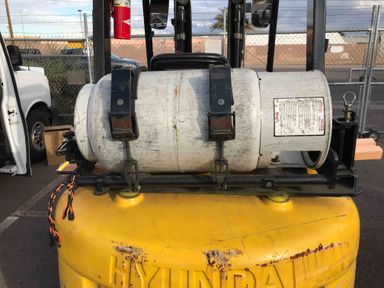 Used 2017 HYUNDAI 30L-7A Forklift – LPG Pneumatic, 6000 lb Capacity, 83” Mast, 9336 Hours – $17500.00 – Phoenix - Thumbnail 4