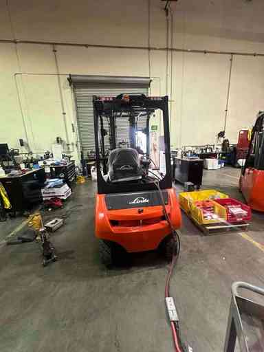 New 2023 LINDE E204WP_346-20 Forklift – Electric Sit Down 4 Wheel, 4000 lb Capacity, 91” Mast, 1 Hours – $44682.74 – Anaheim - Thumbnail 2