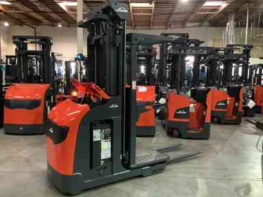Used 2021 LINDE V15P_5215-WG Forklift – Electric Order Picker, 3000 lb Capacity, 107” Mast, 106.8 Hours – $39985.00 – Anaheim - Thumbnail 4