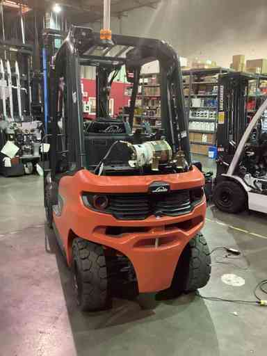 Used 2022 LINDE H30T_1202 Forklift – LPG Pneumatic, 6000 lb Capacity, 90” Mast, 5911 Hours – $39200.00 – Phoenix - Thumbnail 3