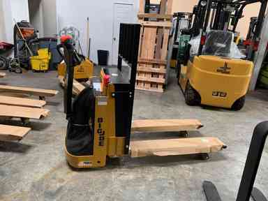 Used 2022 BIG JOE WPT-45 27X48 Forklift – Walkie Jack, 4500 lb Capacity, 3” Mast, 50 Hours – $5650.00 – Hawaii, Waipahu - Thumbnail 1