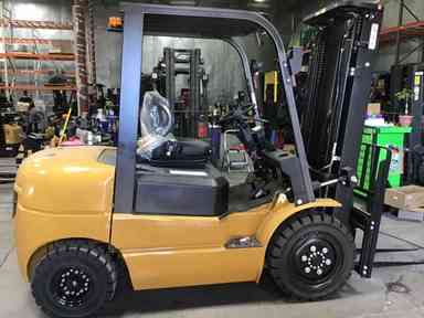 Used 2022 BIG JOE LPE-60_80V Forklift – Lithium Electric Pneumatic, 6000 lb Capacity, 91” Mast, 1 Hours – $37000.00 – Phoenix - Thumbnail 3