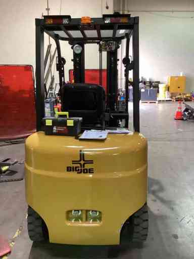 Used 2022 BIG JOE LPE-50_80V Forklift – Lithium Electric Pneumatic, 5000 lb Capacity, 87” Mast, 302 Hours – $36500.00 – Anaheim - Thumbnail 3