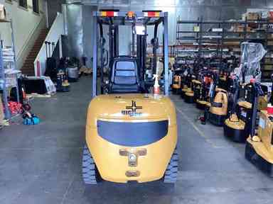 Used 2023 BIG JOE LPE-60_80V Forklift – Lithium Electric Pneumatic, 6000 lb Capacity, 91” Mast, 359 Hours – $18500.00 – Phoenix - Thumbnail 4