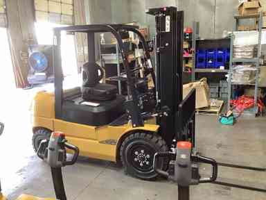 Used 2023 BIG JOE LPE-60_80V Forklift – Lithium Electric Pneumatic, 6000 lb Capacity, 91” Mast, 359 Hours – $18500.00 – Phoenix - Thumbnail 3