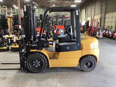 Used 2023 BIG JOE LPE-60_80V Forklift – Lithium Electric Pneumatic, 6000 lb Capacity, 91” Mast, 359 Hours – $18500.00 – Phoenix - Thumbnail 1