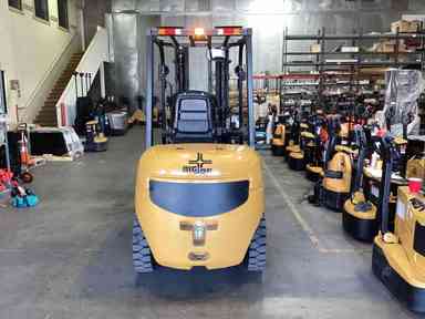Used 2022 BIG JOE LPE-60_80V Forklift – Lithium Electric Pneumatic, 6000 lb Capacity, 91” Mast, 815 Hours – $35500.00 – Phoenix - Thumbnail 2