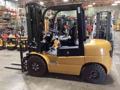 Used 2022 BIG JOE LPE-60_80V Forklift – Lithium Electric Pneumatic, 6000 lb Capacity, 91” Mast, 805 Hours – $34250.00 – Phoenix - Thumbnail 1