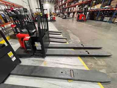 Used 2022 LINDE EWR30_1101-02-27X96-PS Forklift – Double Rider Jack, 6000 lb Capacity, 3” Mast, 589.5 Hours – $16419.00 – Anaheim - Thumbnail 3