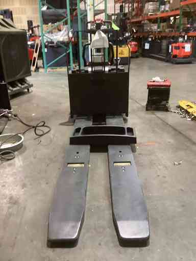 Used 2022 LINDE EWR30_1101-02-27X96-PS Forklift – Double Rider Jack, 6000 lb Capacity, 3” Mast, 726.7 Hours – $17522.00 – Anaheim - Thumbnail 4