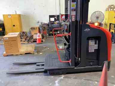 Used 2021 LINDE V15P_5215 Forklift – Electric Order Picker, 3000 lb Capacity, 107” Mast, 1633 Hours – $33650.00 – Anaheim - Thumbnail 2