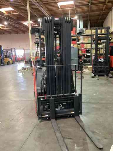 Used 2022 LINDE E20S_1346-20 Forklift – Electric Stand Up Counterbalance, 4000 lb Capacity, 89” Mast, 1722.9 Hours – $39500.00 – Anaheim - Thumbnail 4