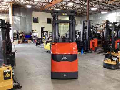 Used 2021 LINDE V15P_5215 Forklift – Electric Order Picker, 3000 lb Capacity, 107” Mast, 134 Hours – $35200.00 – Anaheim - Thumbnail 2