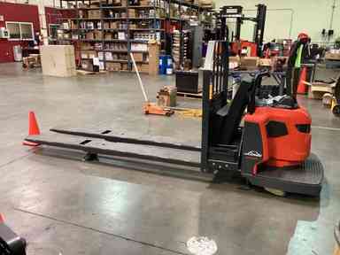 New 2022 LINDE EWR30_1101-02-27X96 Forklift – Double Rider Jack, 6000 lb Capacity, 3” Mast, 2 Hours – $15950.00 – Anaheim - Thumbnail 3