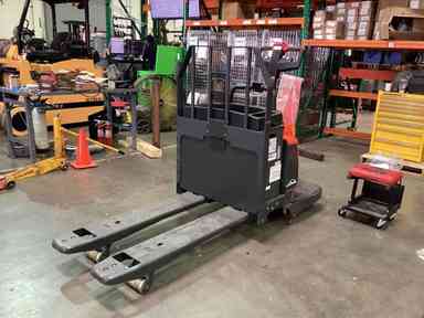 Demo 2022 LINDE EWR30_1101-02-27X48-PS Forklift – Rider Jack, 6000 lb Capacity, 3” Mast, 1.3 Hours – $14500.00 – Anaheim - Thumbnail 3