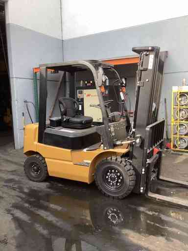 Used 2023 BIG JOE LPE-50_80V Forklift – Lithium Electric Pneumatic, 5000 lb Capacity, 90” Mast, 400 Hours – $38985.00 – Anaheim - Thumbnail 2