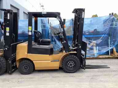 Demo 2023 BIG JOE LPE-50_80V Forklift – Lithium Electric Pneumatic, 5000 lb Capacity, 90” Mast, 159 Hours – $38985.00 – Anaheim - Thumbnail 2