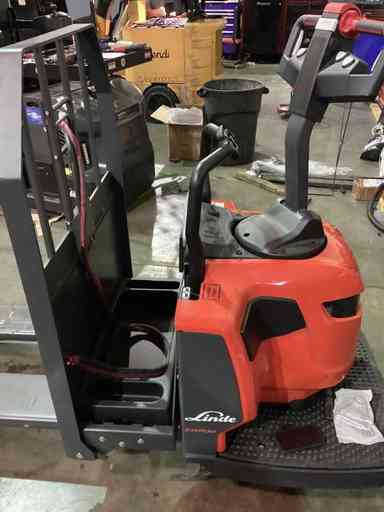 Used 2022 LINDE EWR30_1101-02-27X48-PS Forklift – Rider Jack, 6000 lb Capacity, 3” Mast, 87.7 Hours – $11200.00 – Anaheim - Thumbnail 4