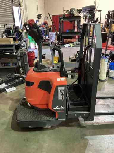 Used 2022 LINDE EWR30_1101-02-27X48-PS Forklift – Rider Jack, 6000 lb Capacity, 3” Mast, 87.7 Hours – $11200.00 – Anaheim - Thumbnail 3