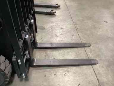 Demo 2022 BIG JOE LPE-50_80V Forklift – Lithium Electric Pneumatic, 5000 lb Capacity, 87.5” Mast, 114 Hours – $35600.00 – Anaheim - Thumbnail 5