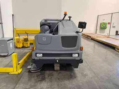 Used 2022 KARCHER B300R Forklift – Scrub-Utility,  lb Capacity, 70” Mast, 665.5 Hours – $49500.00 – Anaheim - Thumbnail 2