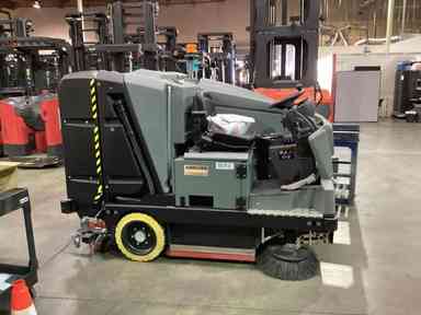 Used 2022 KARCHER B300R Forklift – Scrub-Utility, 500 lb Capacity, 70” Mast, 297 Hours – $88500.00 – Anaheim - Thumbnail 3