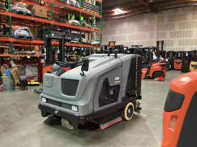 Used 2022 KARCHER B300R Forklift – Scrub-Utility, 500 lb Capacity, 70” Mast, 297 Hours – $88500.00 – Anaheim - Thumbnail 2