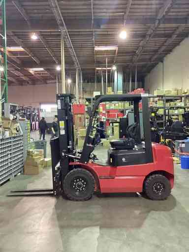 Used 2023 BIG JOE LPE-50_80V Forklift – Lithium Electric Pneumatic, 5000 lb Capacity, 87.5” Mast, 45 Hours – $39500.00 – Anaheim - Thumbnail 2