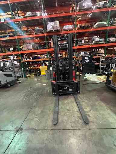 New 2022 LINDE E18_346-20-DOHG Forklift – Electric Sit Down 3 Wheel, 3500 lb Capacity, 84” Mast, 1 Hours – $43750.00 – Anaheim - Thumbnail 2
