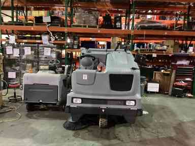 Used 2022 KARCHER B300R Forklift – Scrub-Utility, 500 lb Capacity, 70” Mast, 934.2 Hours – $58500.00 – Anaheim - Thumbnail 4