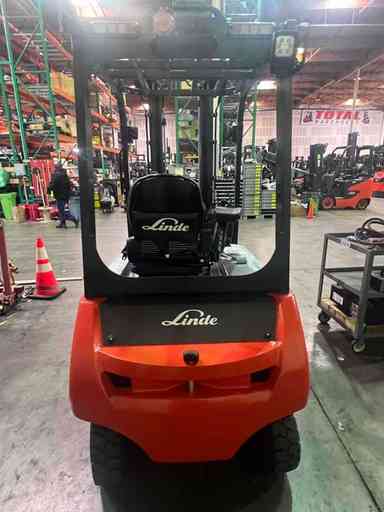 Used 2022 LINDE E204WC_346-20 Forklift – Electric Sit Down 4 Wheel, 4000 lb Capacity, 91” Mast, 334 Hours – $49682.74 – Anaheim - Thumbnail 3
