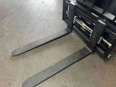 Used 2022 BIG JOE LXE-44 Forklift – Electric Sit Down 4 Wheel, 4400 lb Capacity, 83” Mast, 1048 Hours – $25250.00 – Las Vegas - Thumbnail 2