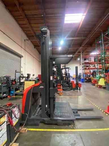 Used 2022 LINDE V15P_1355 Forklift – Electric Order Picker, 3000 lb Capacity, 134” Mast, 49 Hours – $60600.00 – Phoenix - Thumbnail 2
