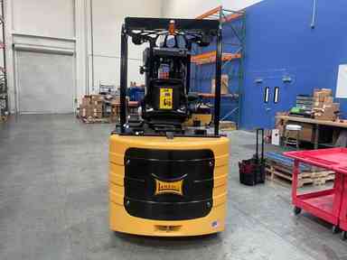 Used 2022 BENDI B40AC Forklift – VNA, 4000 lb Capacity, 89” Mast, 961 Hours – $88500.00 – Anaheim - Thumbnail 4