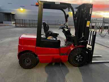Used 2022 BIG JOE LPE-60_80V Forklift – Lithium Electric Pneumatic, 6000 lb Capacity, 90” Mast, 1119 Hours – $49250.00 – Phoenix - Thumbnail 1
