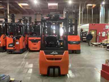 Used 2022 LINDE E18_346-20 Forklift – Electric Sit Down 3 Wheel, 3500 lb Capacity, 87” Mast, 1915 Hours – $31500.00 – Anaheim - Thumbnail 2