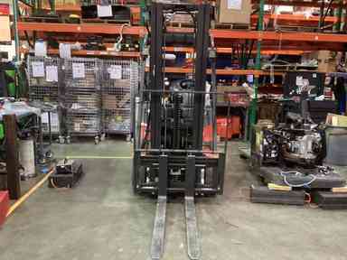 Used 2022 LINDE E18_346-20 Forklift – Electric Sit Down 3 Wheel, 3500 lb Capacity, 87” Mast, 1915 Hours – $31500.00 – Anaheim - Thumbnail 3