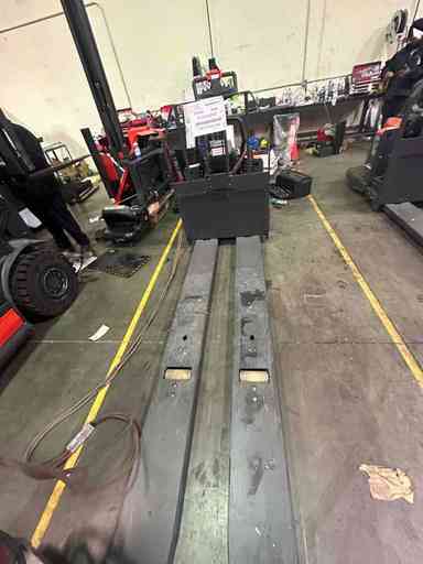 New 2022 LINDE EWR40_1101-02-27X96-PS Forklift – Double Rider Jack, 4000 lb Capacity, 3” Mast, 1 Hours – $18650.00 – Anaheim - Thumbnail 4